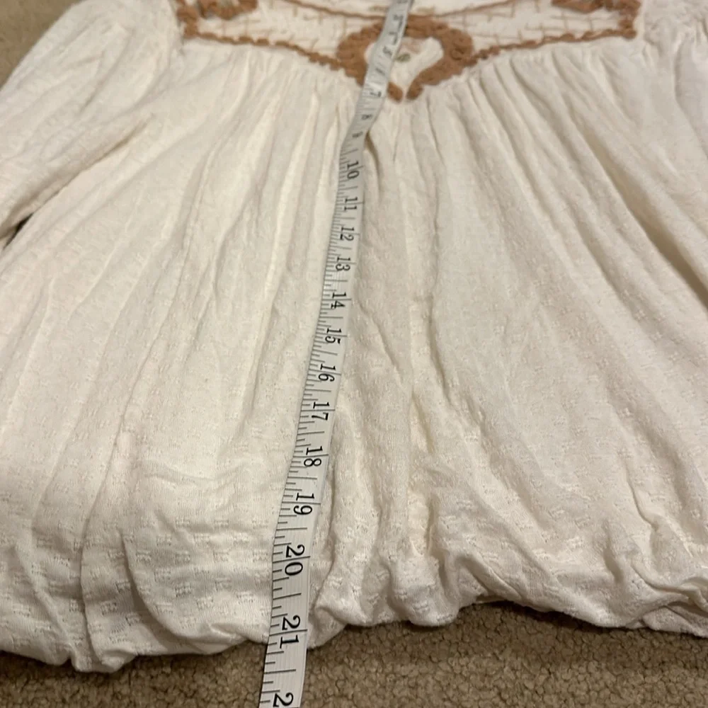 Free People Beautiful cream embroidered blouse in excellent condition!​​​​​​​ - Picture 4 of 6